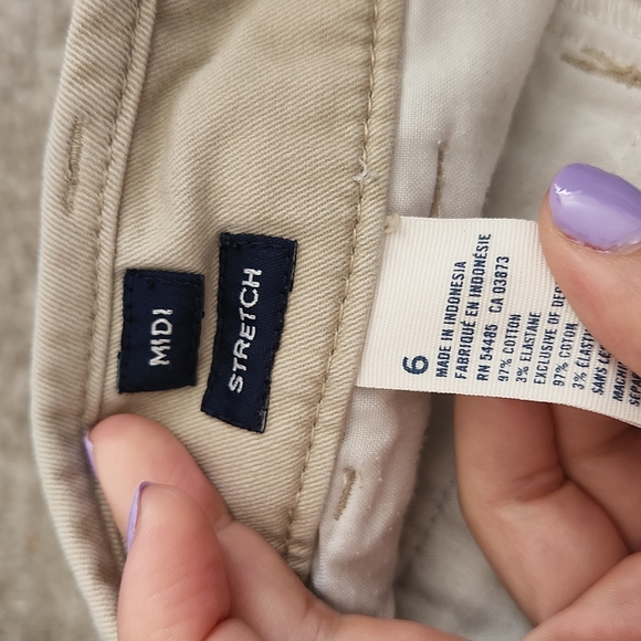 American eagle cream colored shorts Size 6 - Picture 4 of 4